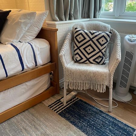 Squirrel House B&B High Wycombe Bagian luar foto