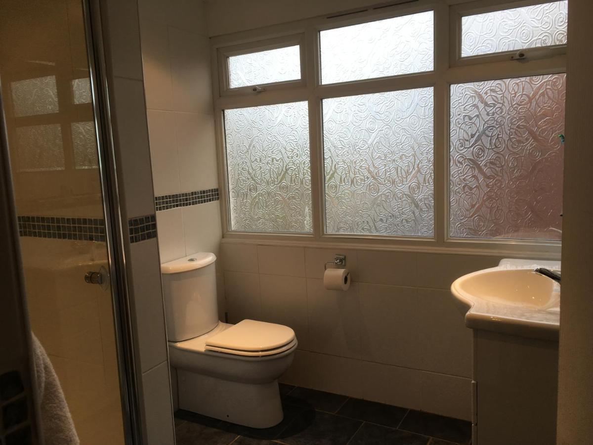 Squirrel House B&B High Wycombe Bagian luar foto