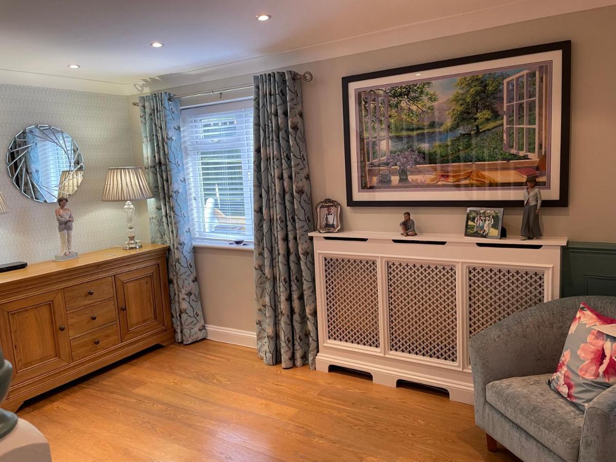 Squirrel House B&B High Wycombe Bagian luar foto