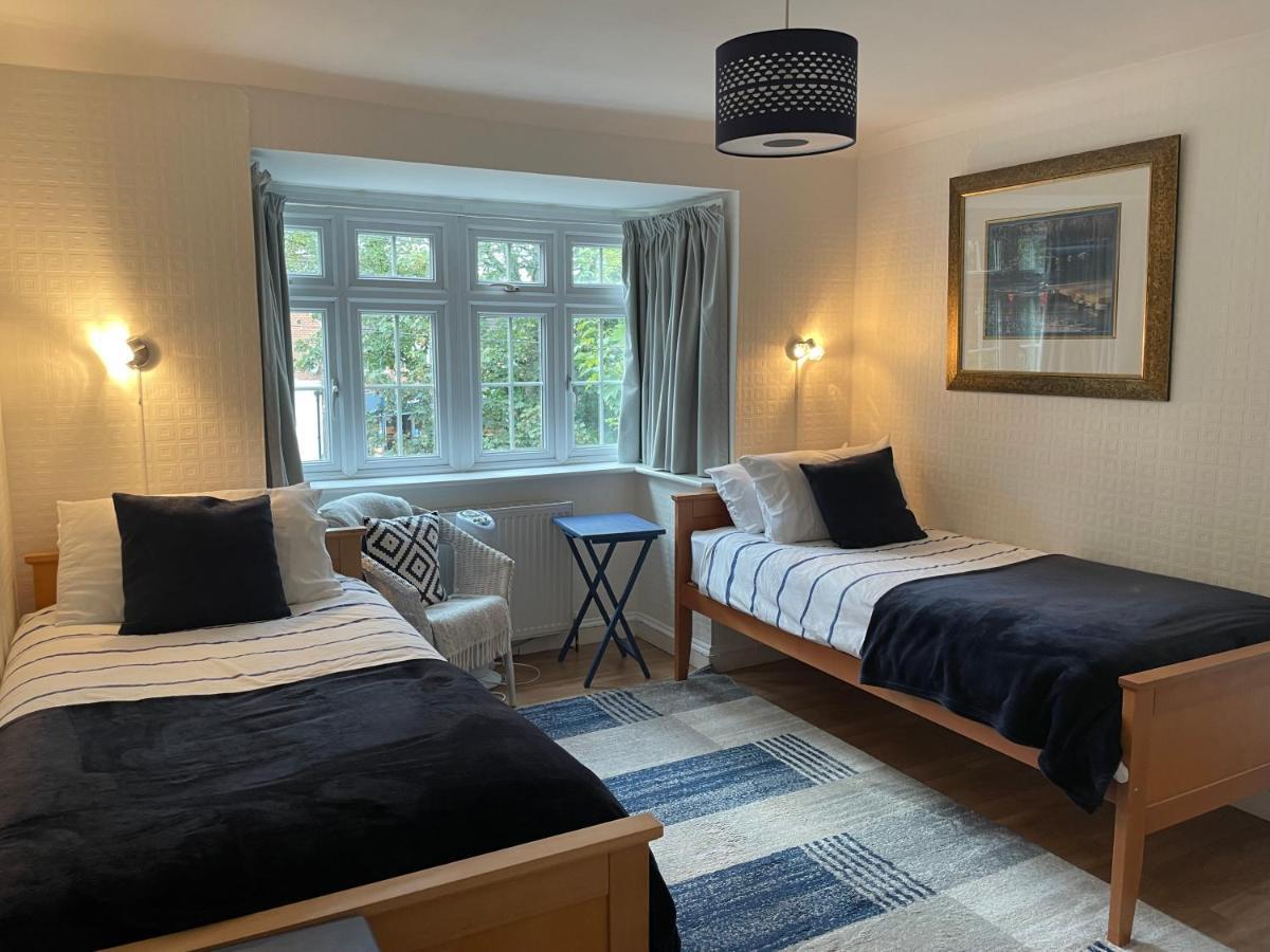 Squirrel House B&B High Wycombe Bagian luar foto