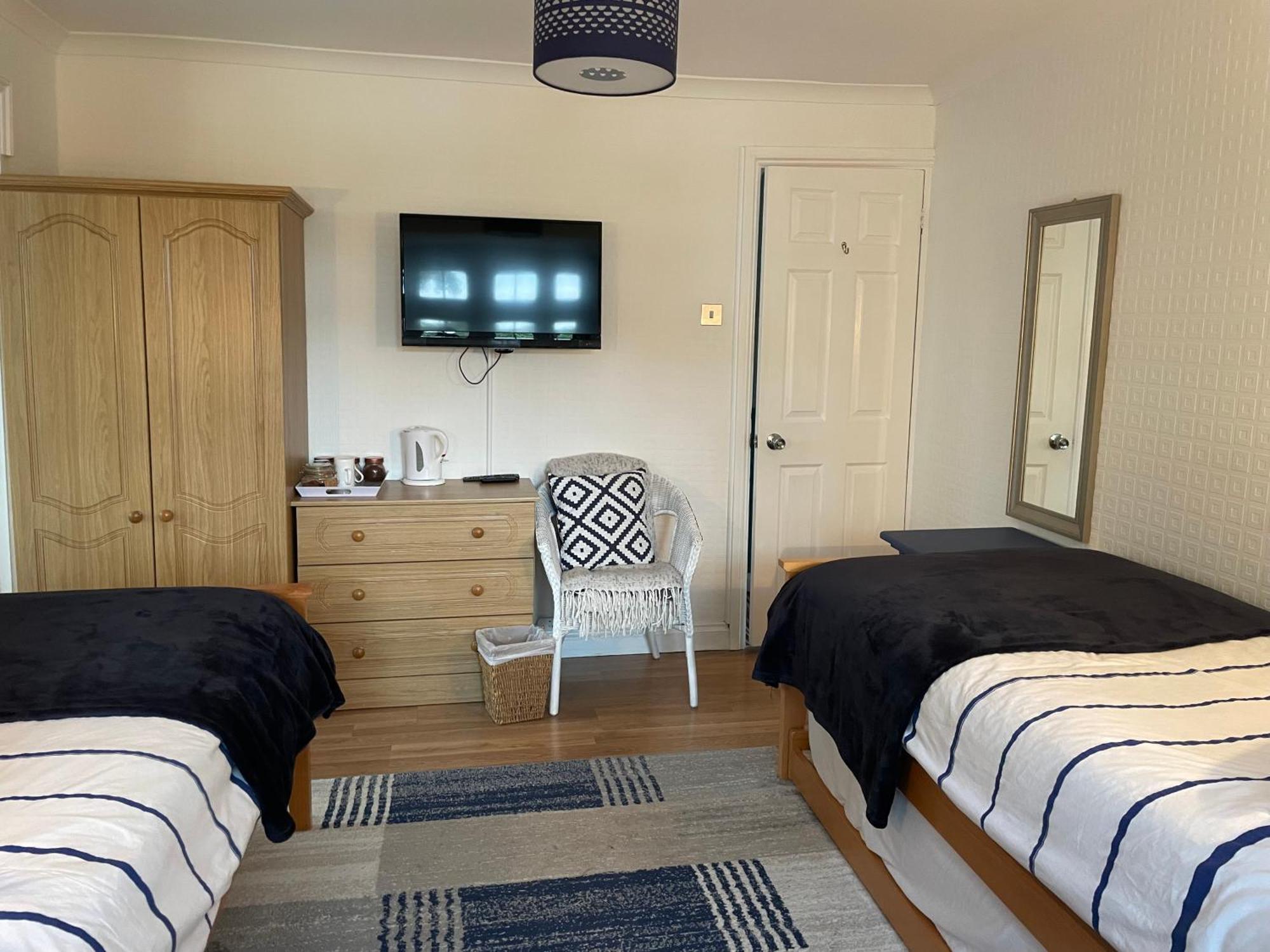 Squirrel House B&B High Wycombe Bagian luar foto